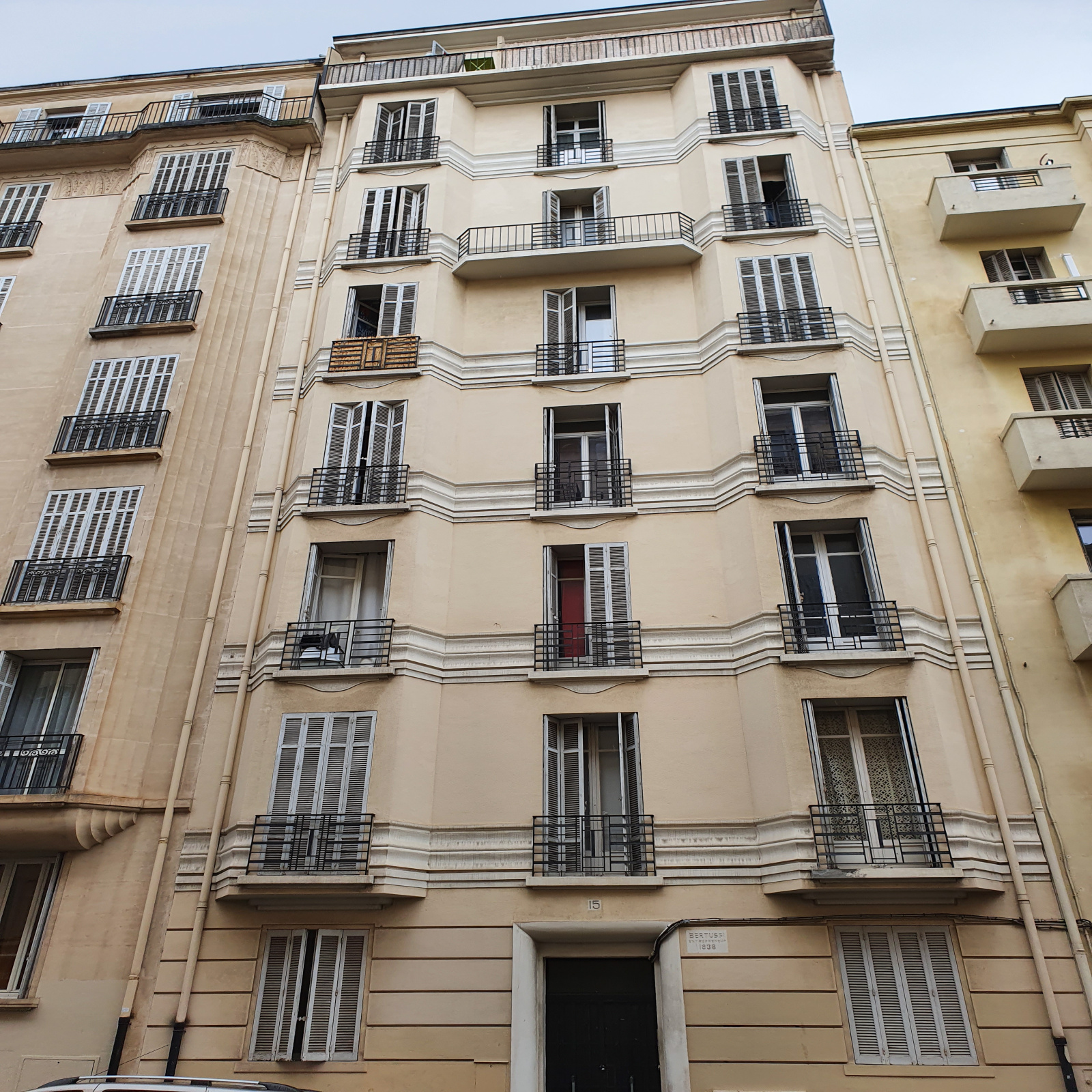 location MARSEILLE 4ème ARRONDISSEMENT T2 58 M² AVEC TERRASSE FERMEE Tourv